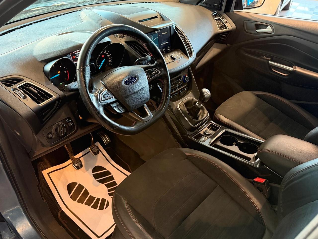 Ford Kuga 1.5 TDCI 120 CV S&S 2WD ST-Line