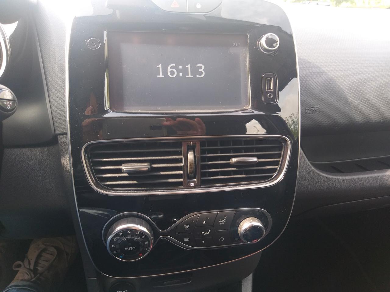 Renault Clio dCi 8V 75 CV Start&Stop 5 porte moschino Duel