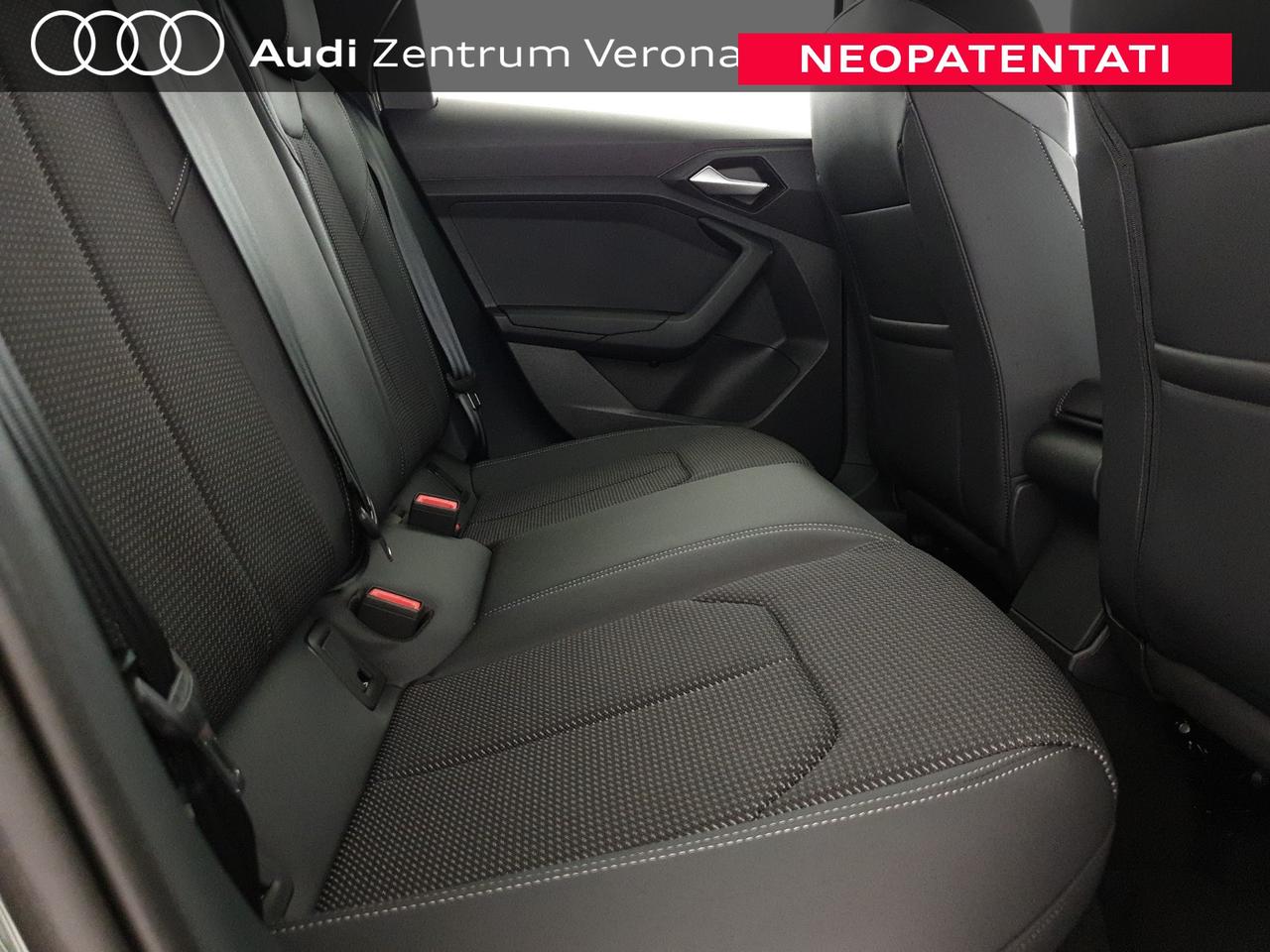 Allstreet 30TFSI 116CV S tronic Identity Contrast