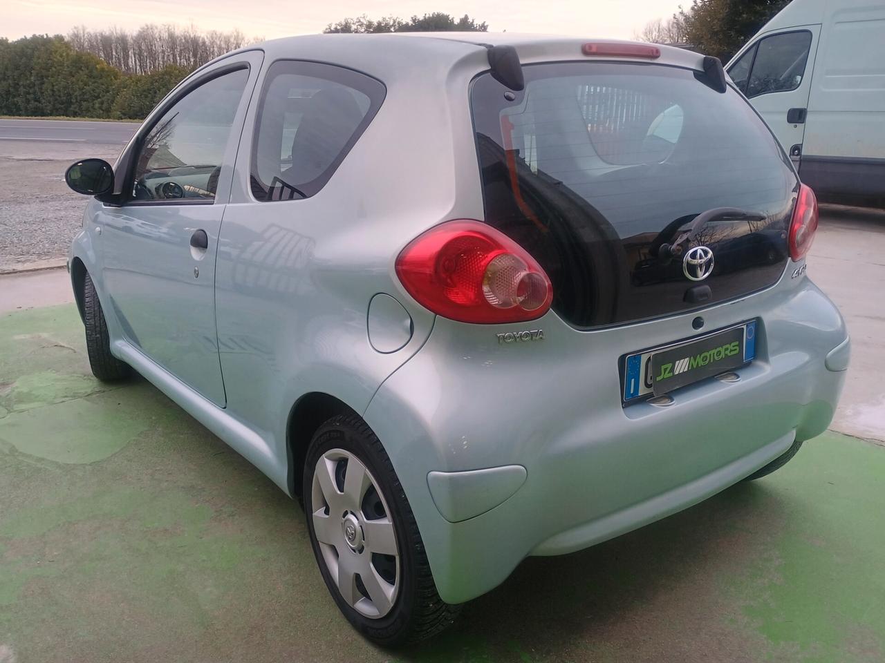 TOYOTA AYGO NEOPATENTATI