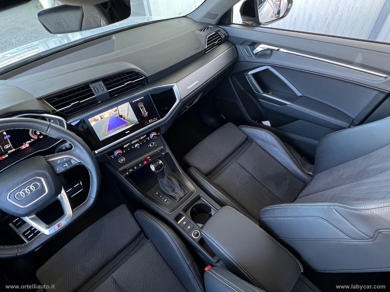 AUDI Q3 SPB 40 TDI quattro S tr. Ident. Black