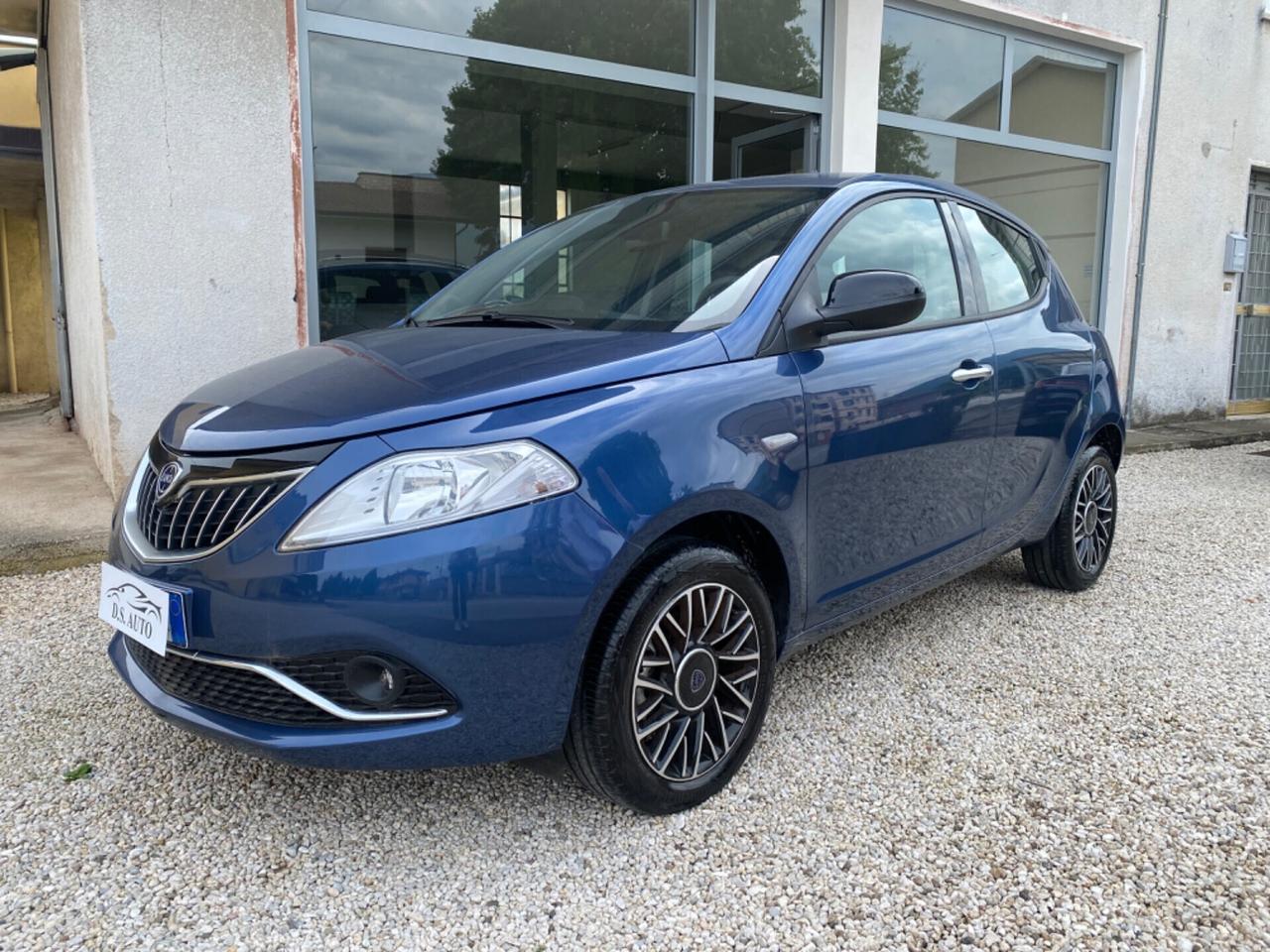 Lancia Ypsilon 5 porte Hybrid Platino solo 3600 Km !!