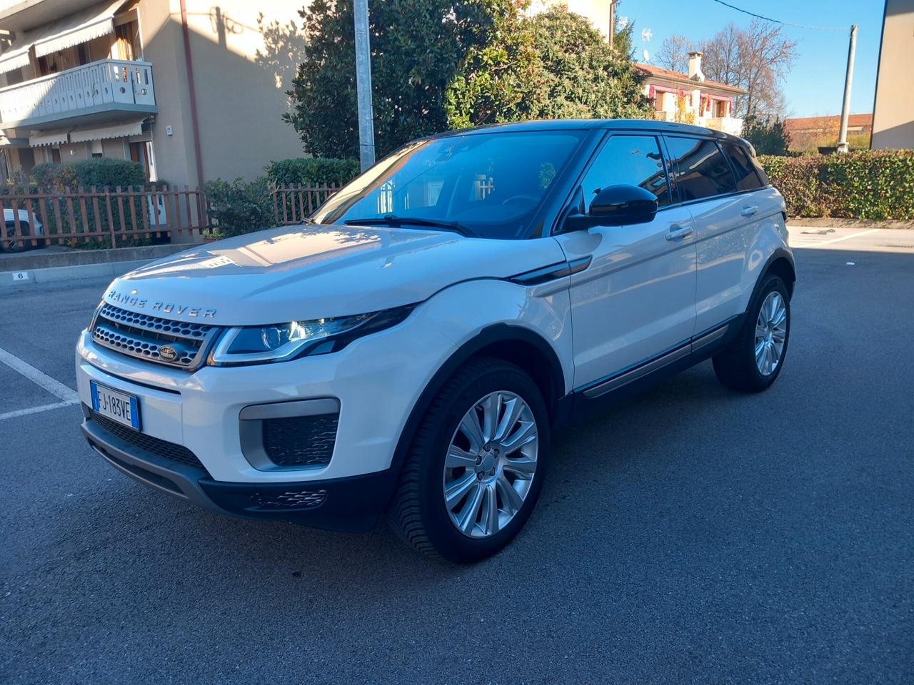 Land rover Evoque 2.0 td 4 PURE cambio automatico TUA a € 199 mese