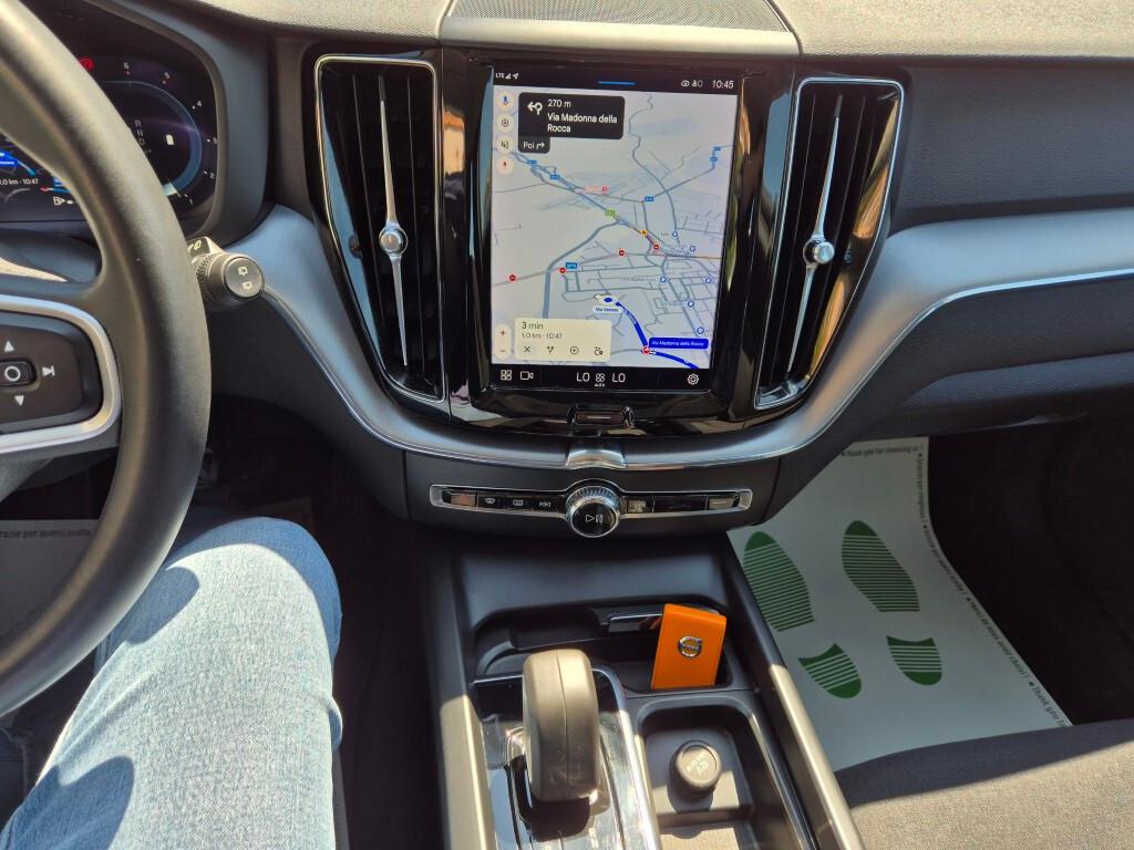 Volvo XC60 B4 (d) AWD automatico Momentum