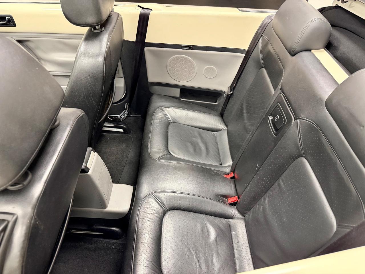 Volkswagen New Beetle 1.6 Cabrio