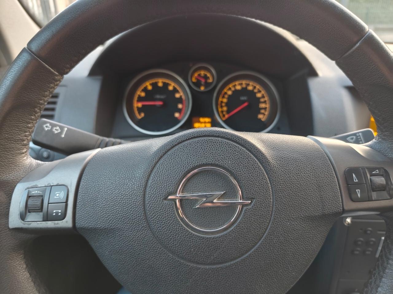 Opel Astra 1.4 16V Twinport 5 porte Cosmo