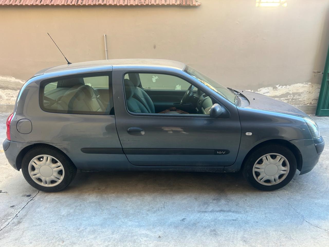 Renault Clio 1.2 16V 3 porte GPL