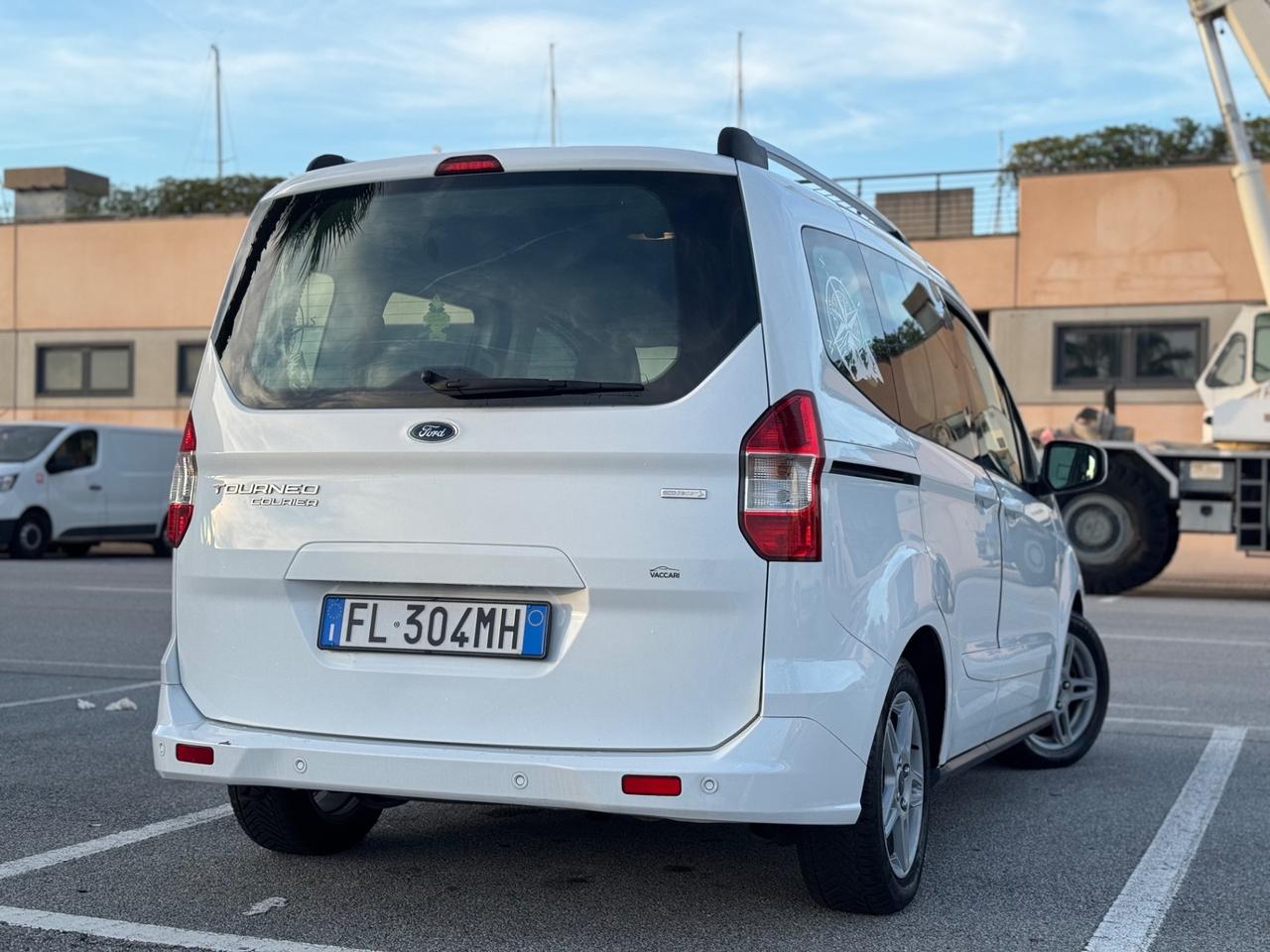FORD TOURNEO COURIER 1.0ECOBOOST 12MESI DI GARANZIA