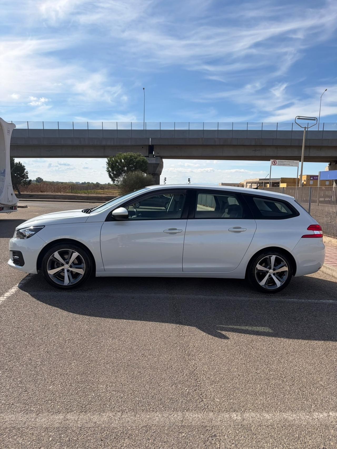 Peugeot 308 BlueHDi 130 S&S EAT8 SW Style