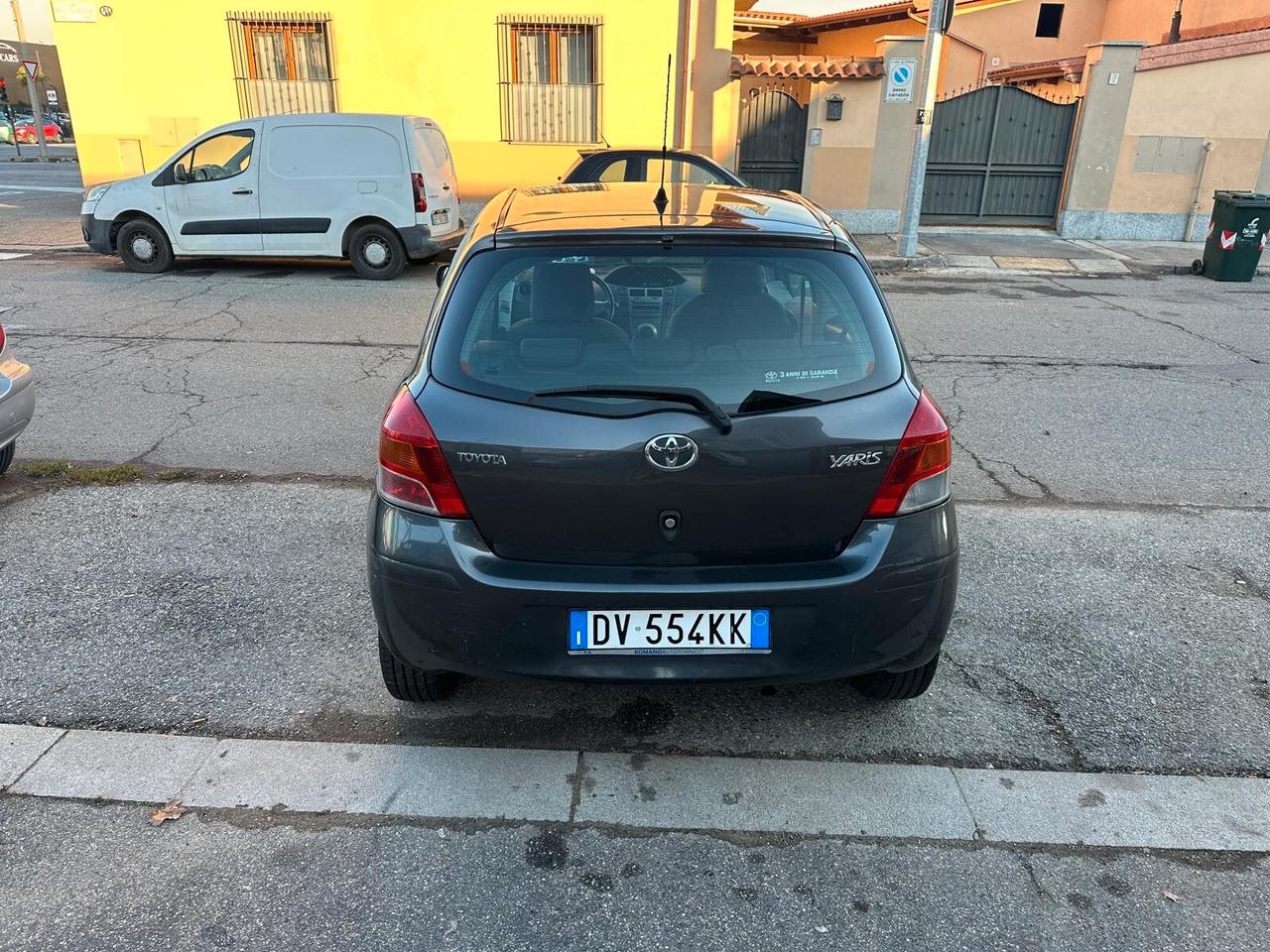 Toyota Yaris 1.0 3 porte Sol