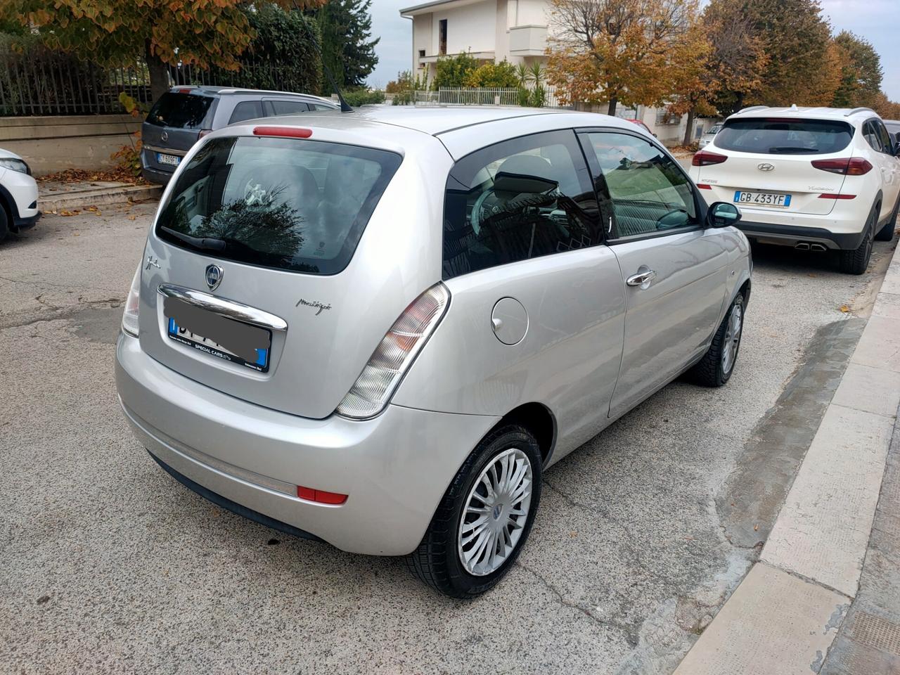 Lancia Ypsilon 1.3 MJT 75 CV Argento