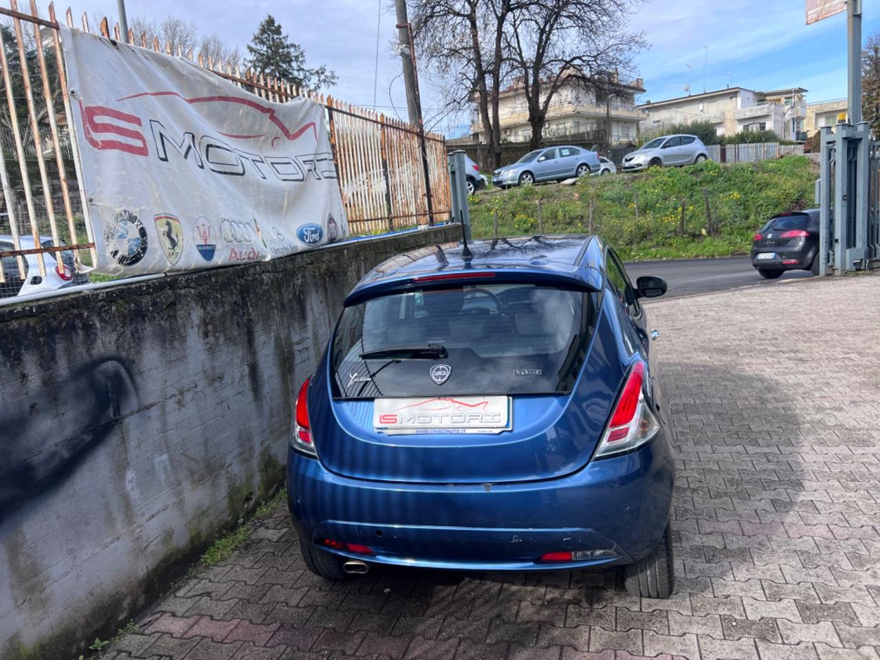 Lancia Ypsilon 1.0 FireFly 5 porte S&S Hybrid Ecochic Gold