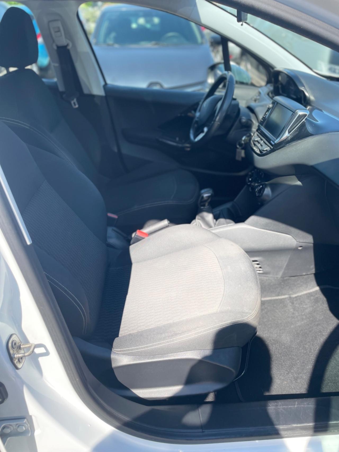 Peugeot 208 PureTech 82 5 porte Access