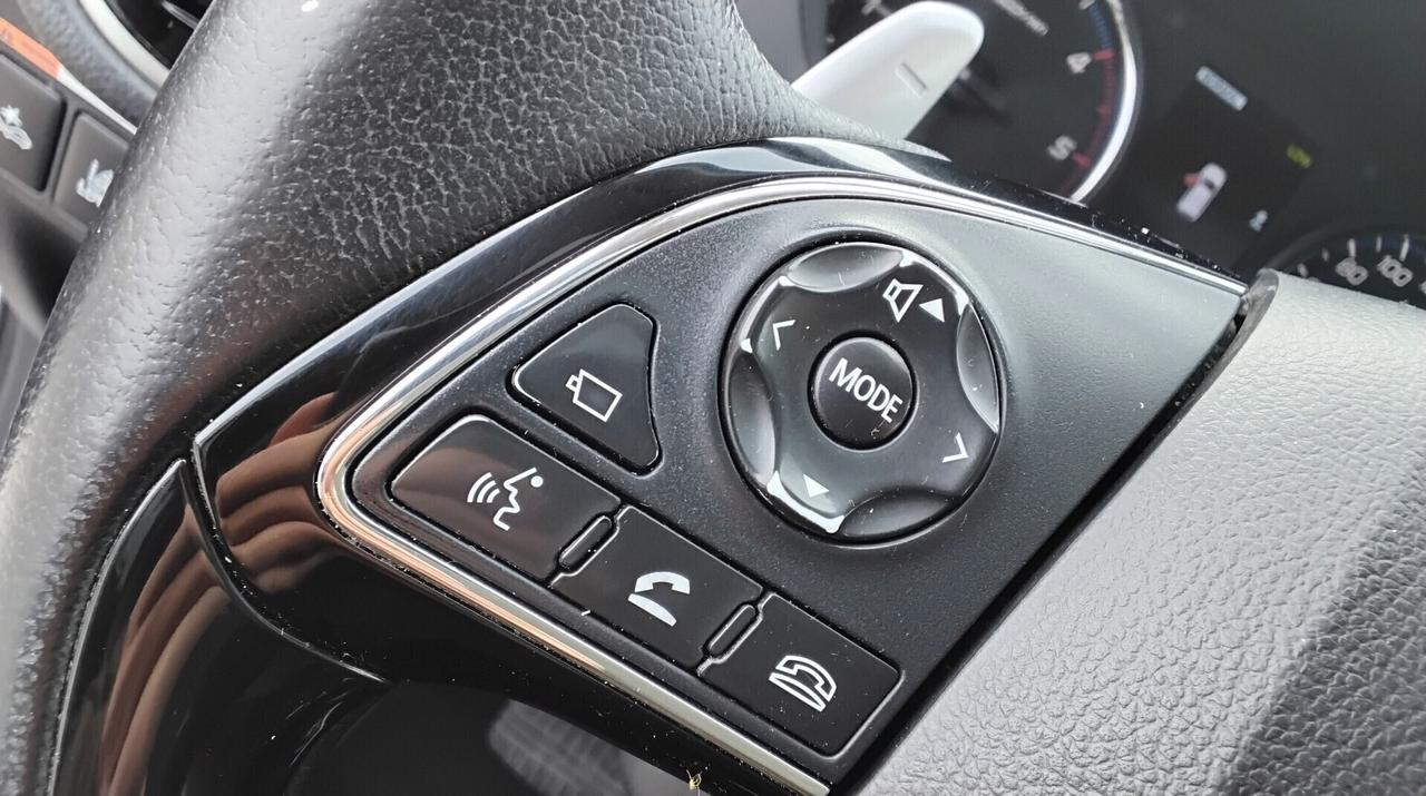 Mitsubishi Outlander 2.2 D INSTYLE PLUS 7 POSTI