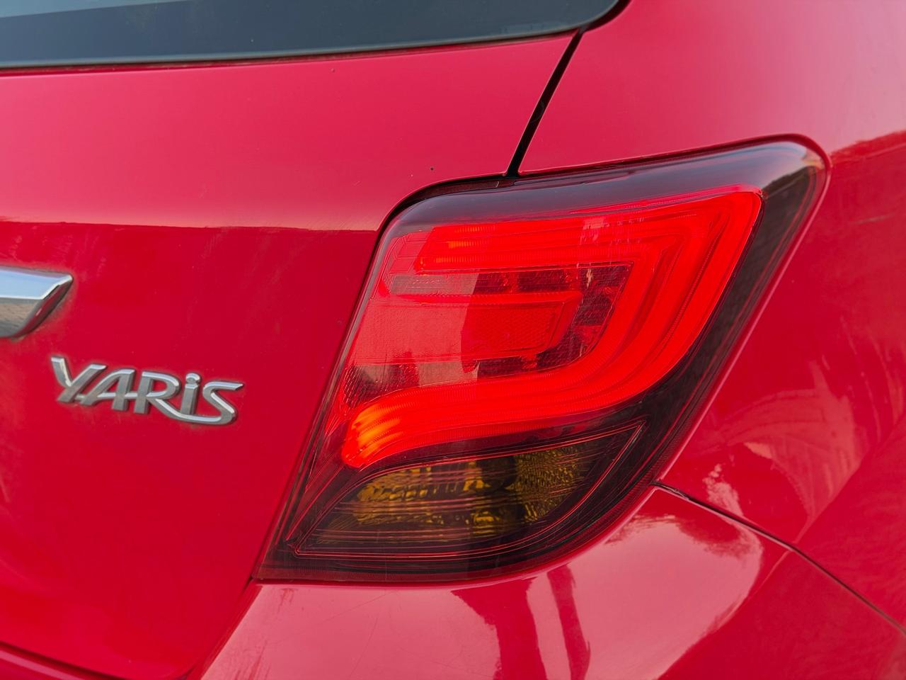 Toyota Yaris 1.0 5PORTE Lounge 2015 EURO6