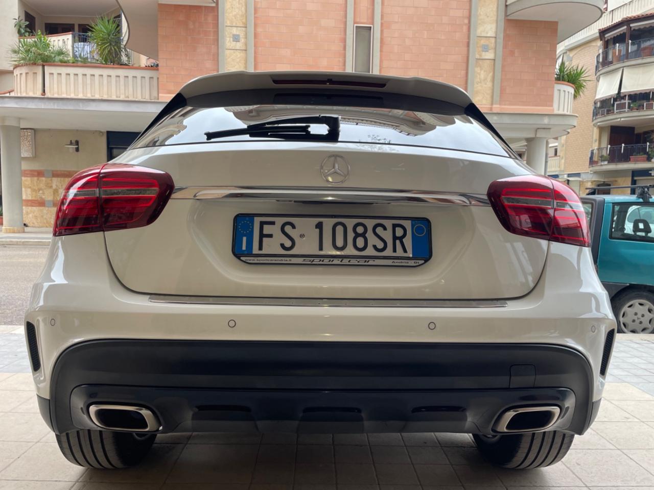 Mercedes-benz GLA 200 d 136CV AUT. PREMIUM AMG NIGHT PACKET TETTO LED NAVY 19