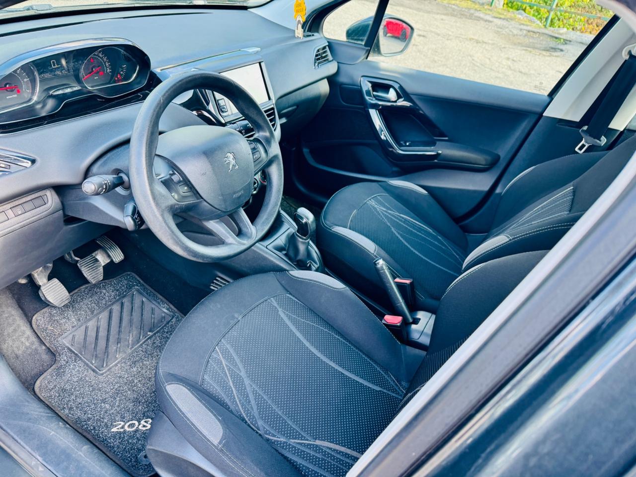 Peugeot 208 PureTech 82 5 porte Allure