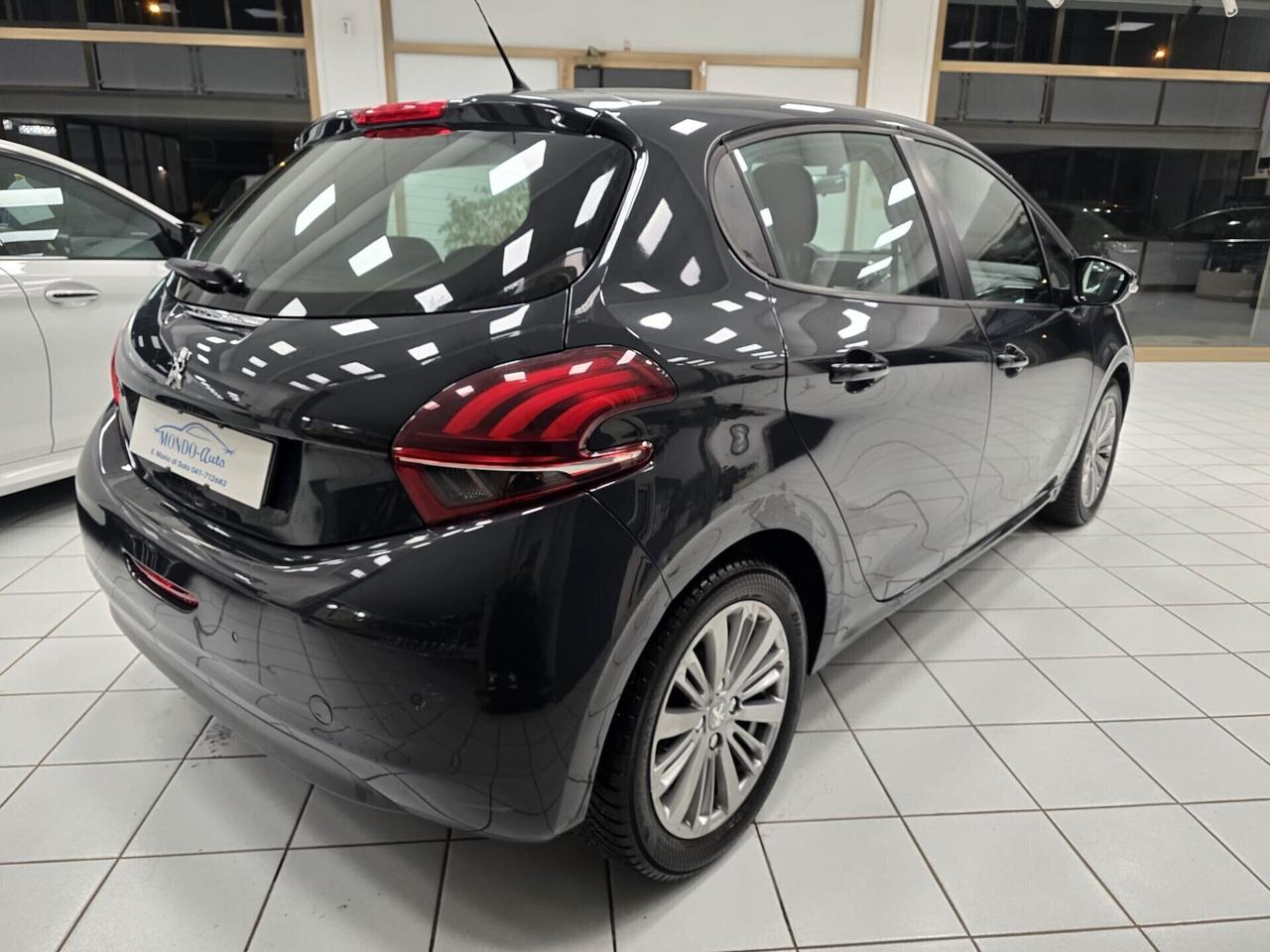 Peugeot 208 PureTech 82 5 porte Active NEOPATENTATI