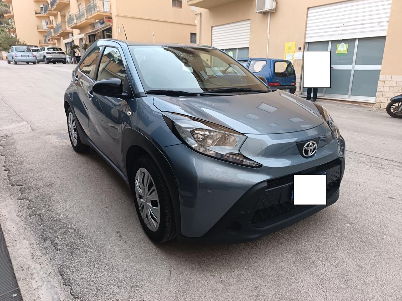Toyota Aygo X 1.0-72 CV Active S-CVT Automatica