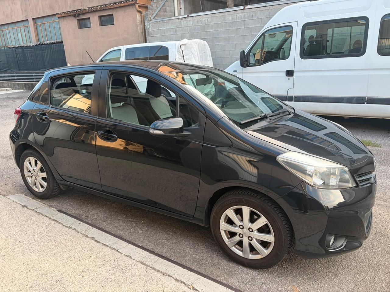 Toyota Yaris 1.0 5 porte Active
