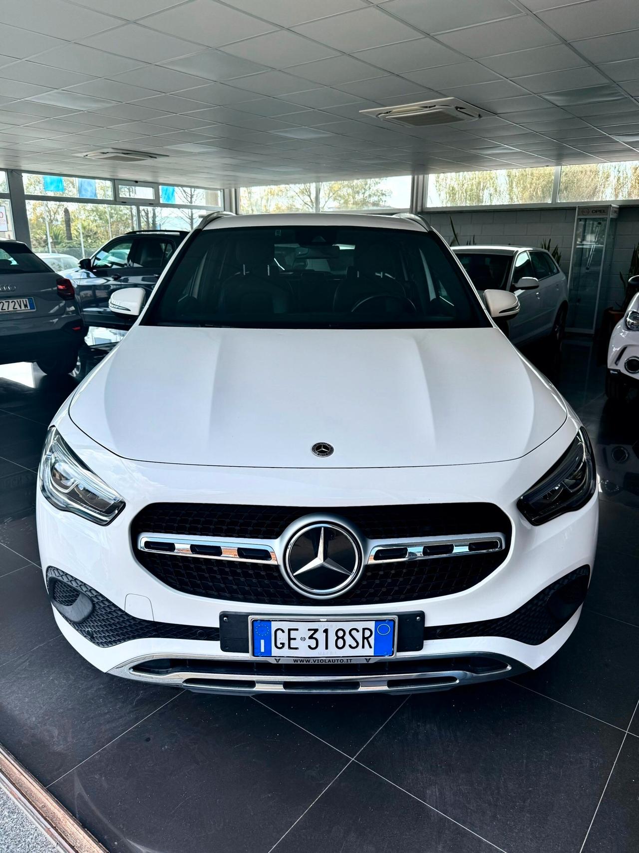 MERCEDES GLA (H247) GLA 200 d Automati...