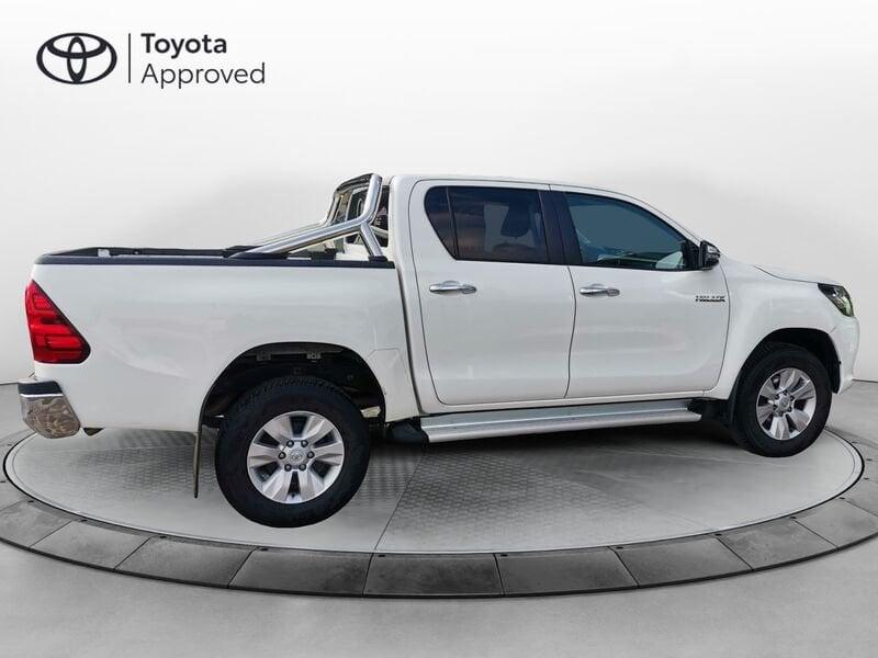 Toyota Hilux 2.4 D-4D 4WD 4 porte Double Cab Lounge