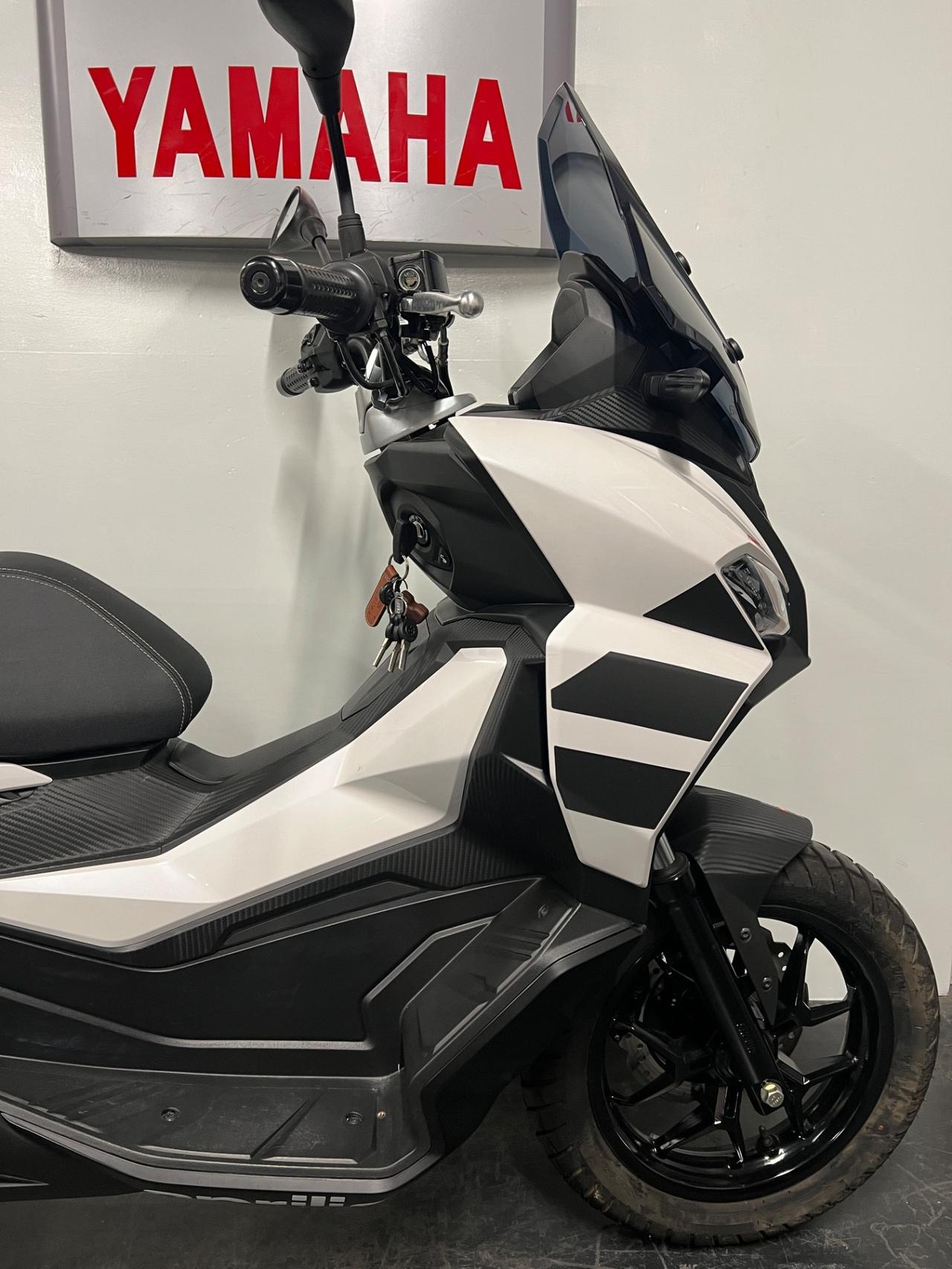 Aprilia SR GT 200