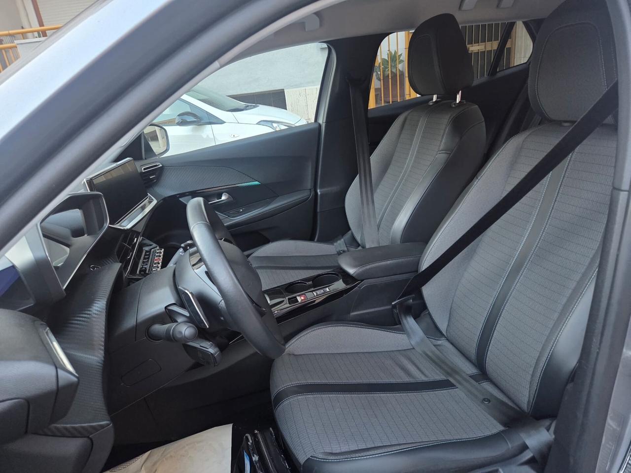 Peugeot 2008 BlueHDi 110 S&S Allure Pack