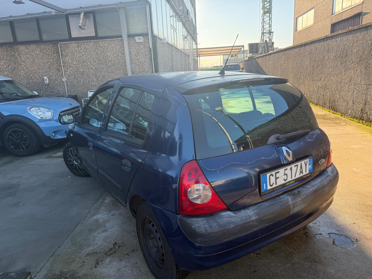 Renault Clio 1.2 BENZINA NEOPATENTATI CONSUMI BASSI