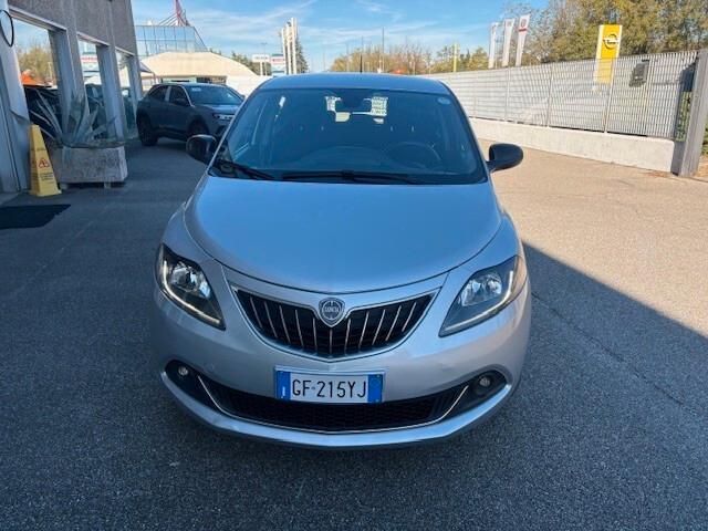 Lancia Ypsilon 1.0 FireFly 5 porte S&S Hybrid Ecochic Silver