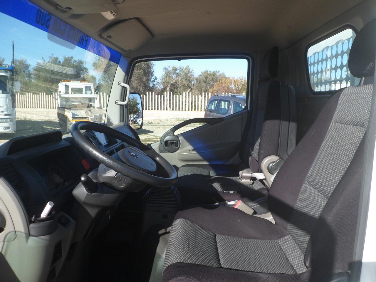 Nissan Cabstar cassone fisso