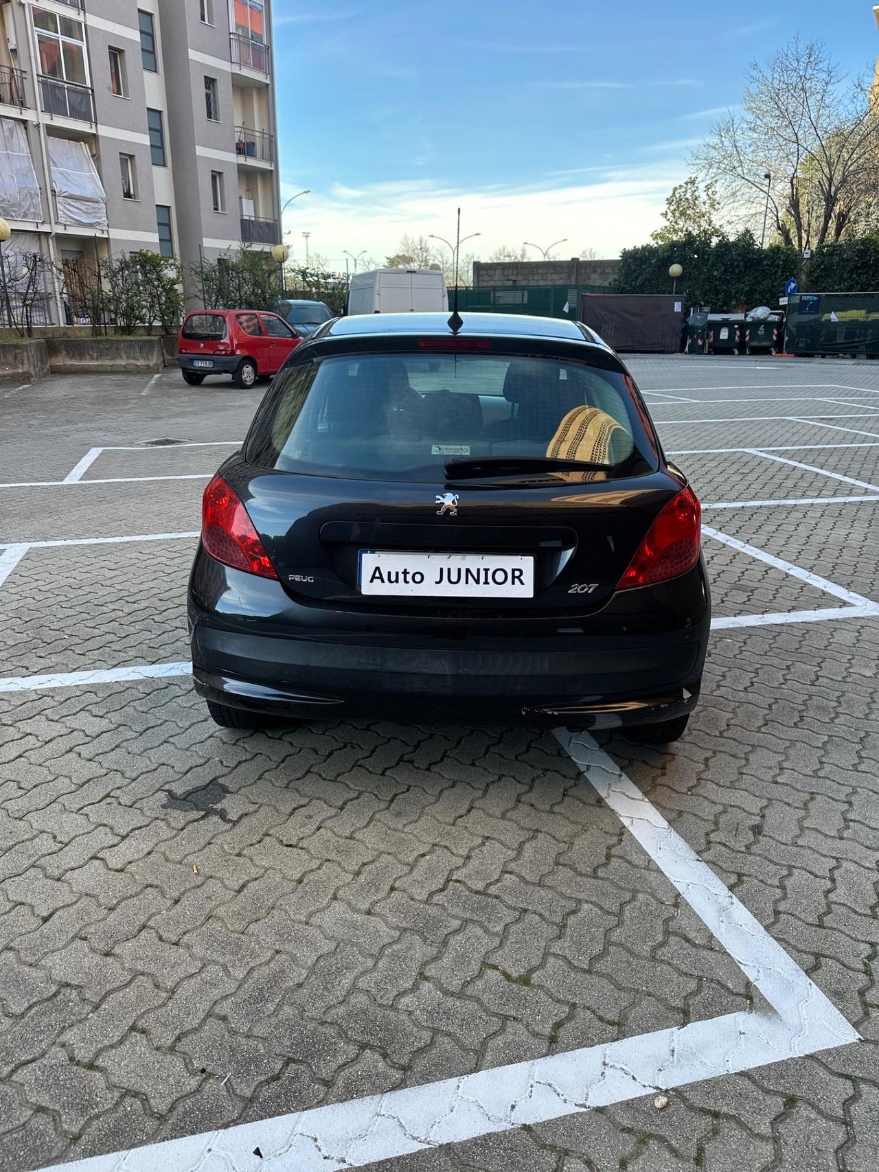 Peugeot 207 1.4 8V 75CV 5p. ONE Line