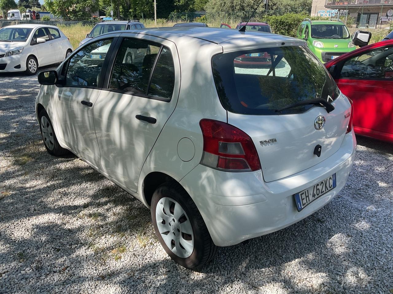 Toyota Yaris 1.0 5 porte