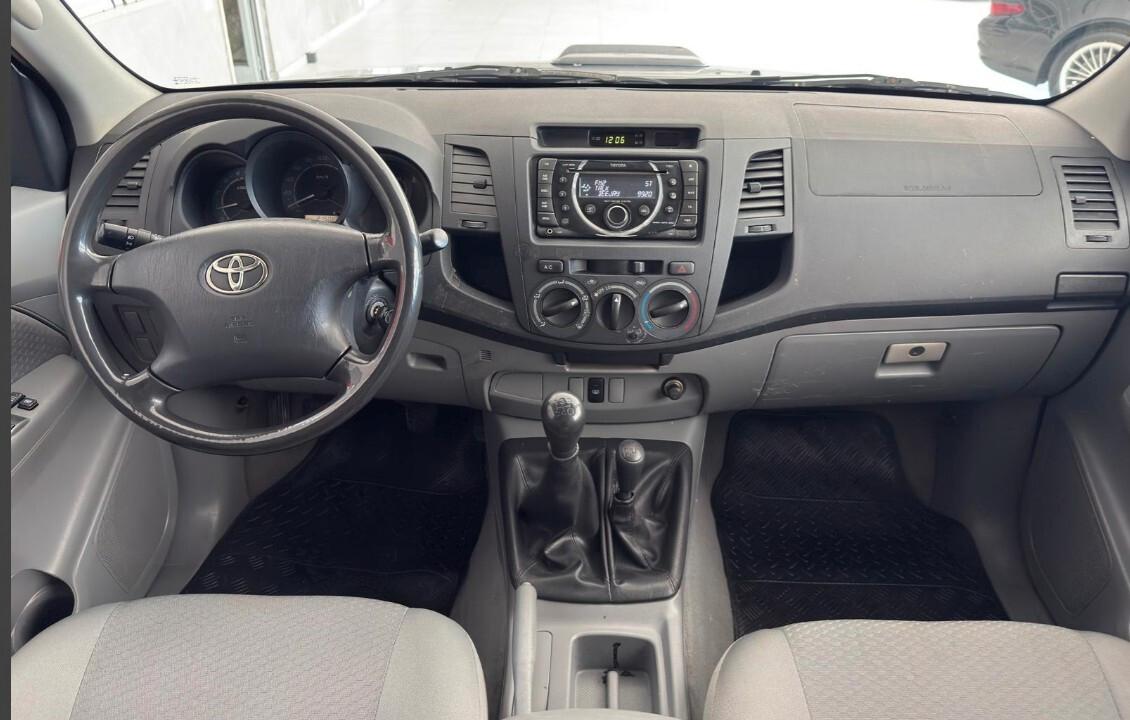 Toyota Hilux 2.5 D-4D 4WD 2p. Extra Cab DLX