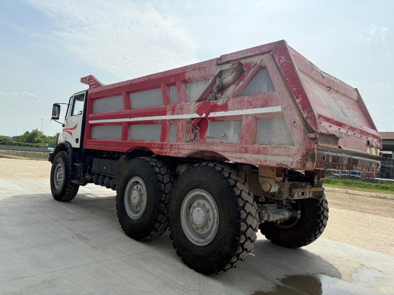 PERLINI 131-33 dumper 6x4 con sponda idraulica