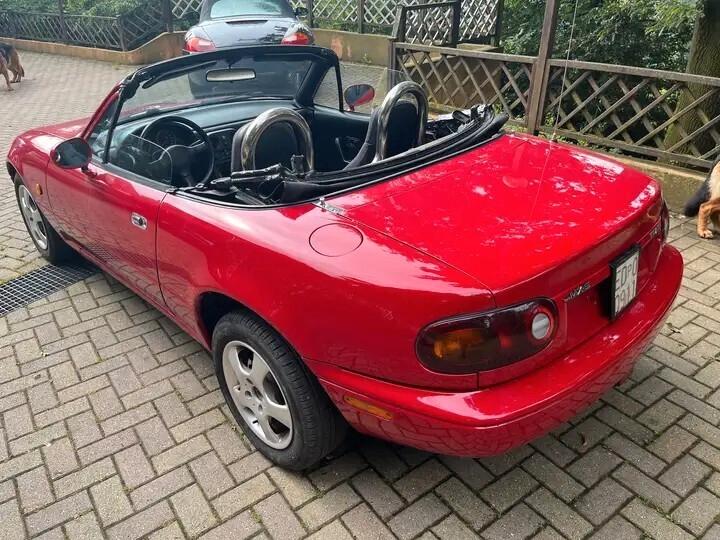 Mazda MX-5 1.6i 16V cat