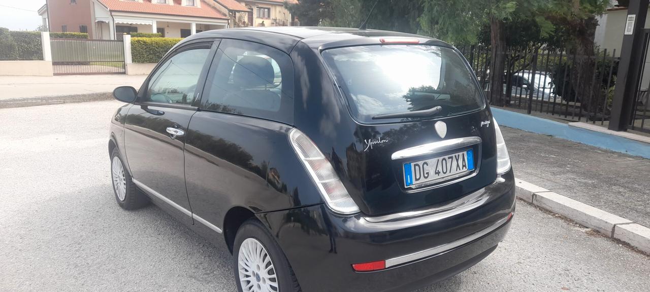 Lancia Ypsilon 1.3 MJT 90 CV Platino