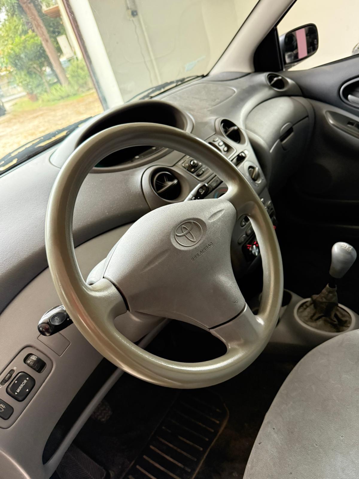 Toyota Yaris 1.0i 16V cat 5 porte