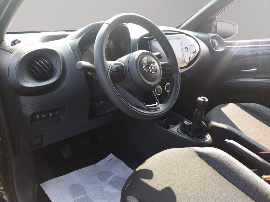 TOYOTA Aygo x 1.0 active 72cv del 2025