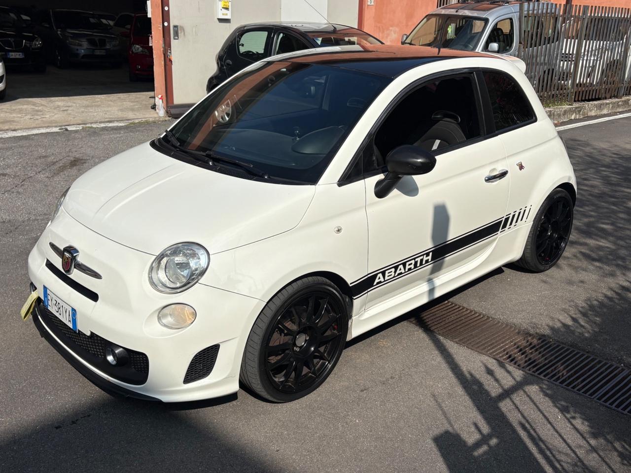 Abarth 500 1.4 Turbo T-Jet Custom