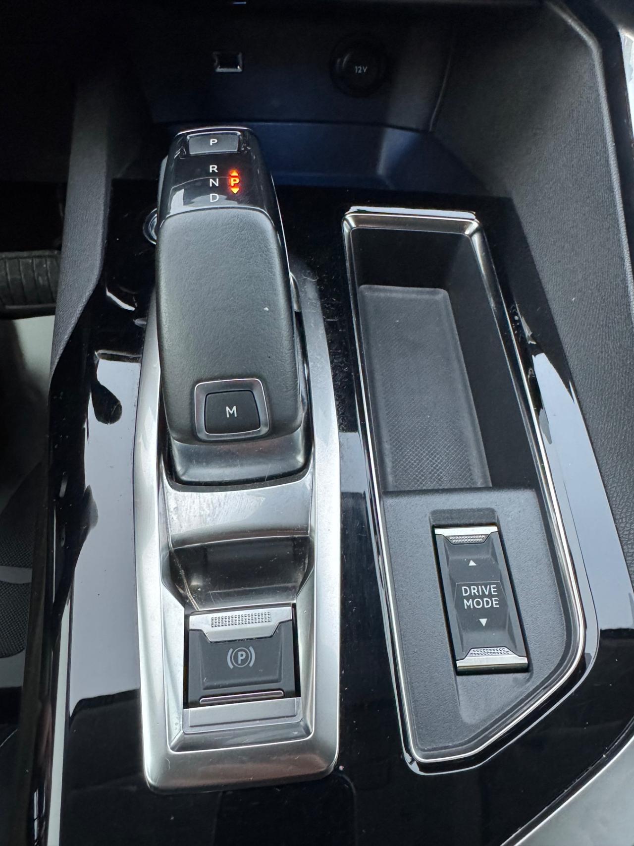 Peugeot 3008 BlueHDi 130 S&S EAT8 Allure