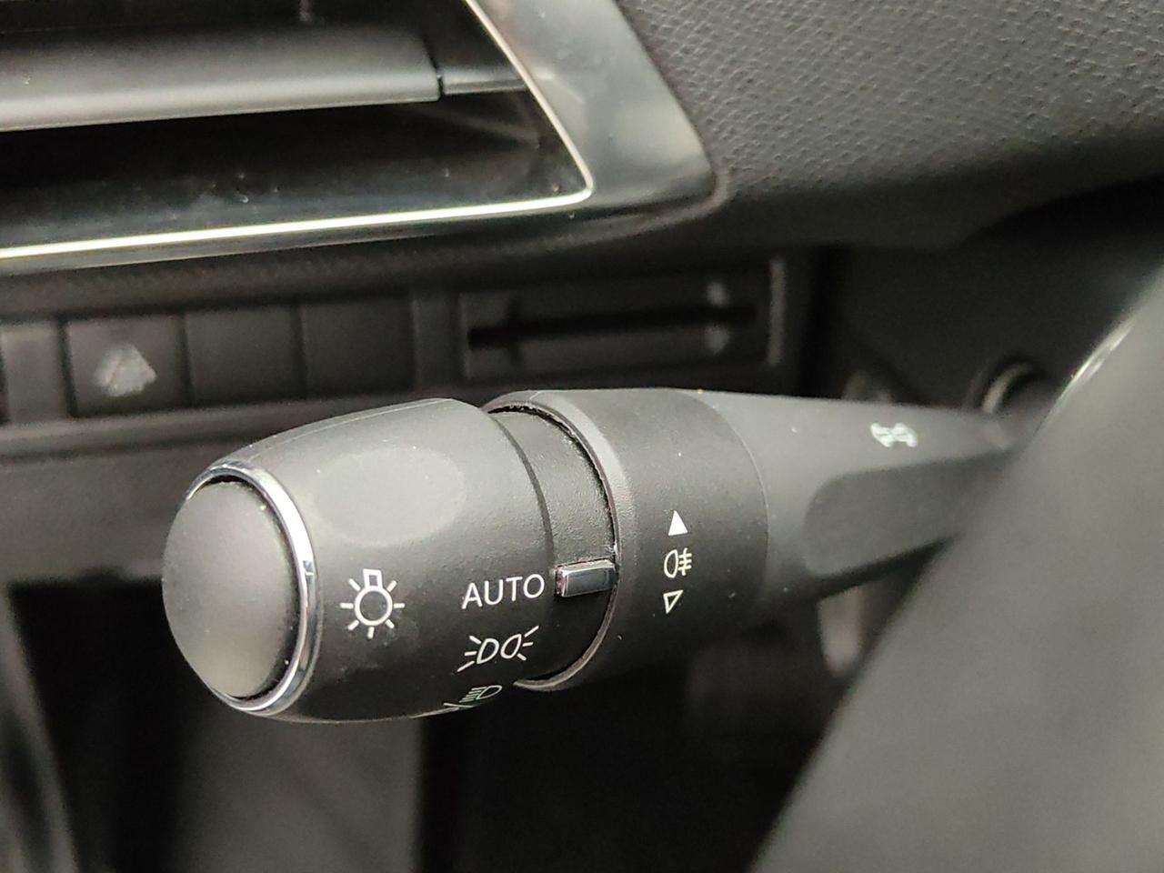 PEUGEOT 3008 II 2021 1.2 HYBRID 136CV ALLURE PACK E-DCS (CAMBIO AUTOMATICO)