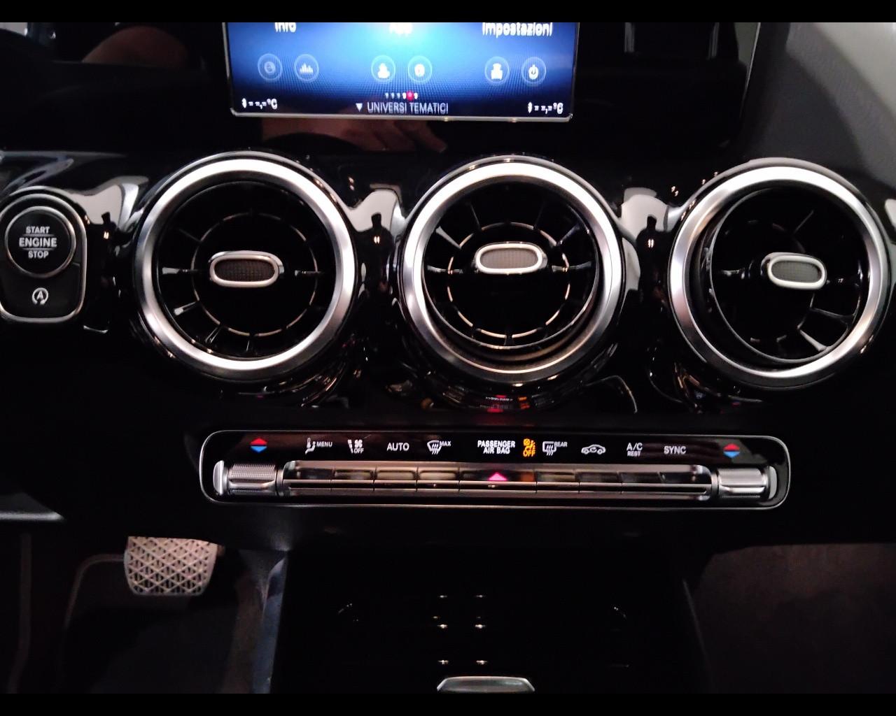 Mercedes-Benz Classe B - W247 2018 - B 180 d Sport auto
