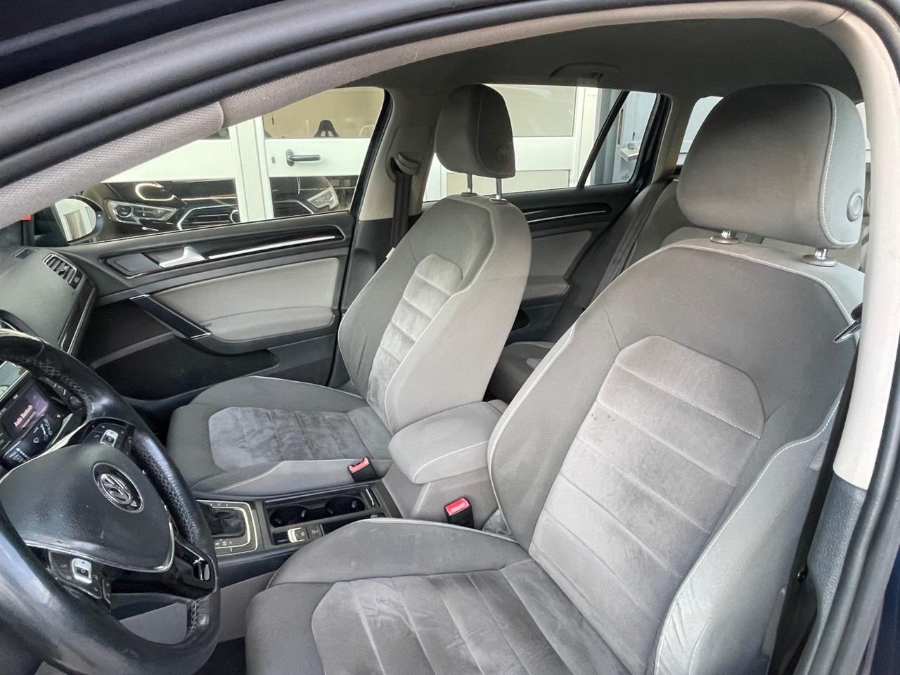 VW Golf Variant 1.6 TDI 110 cv DSG Highline