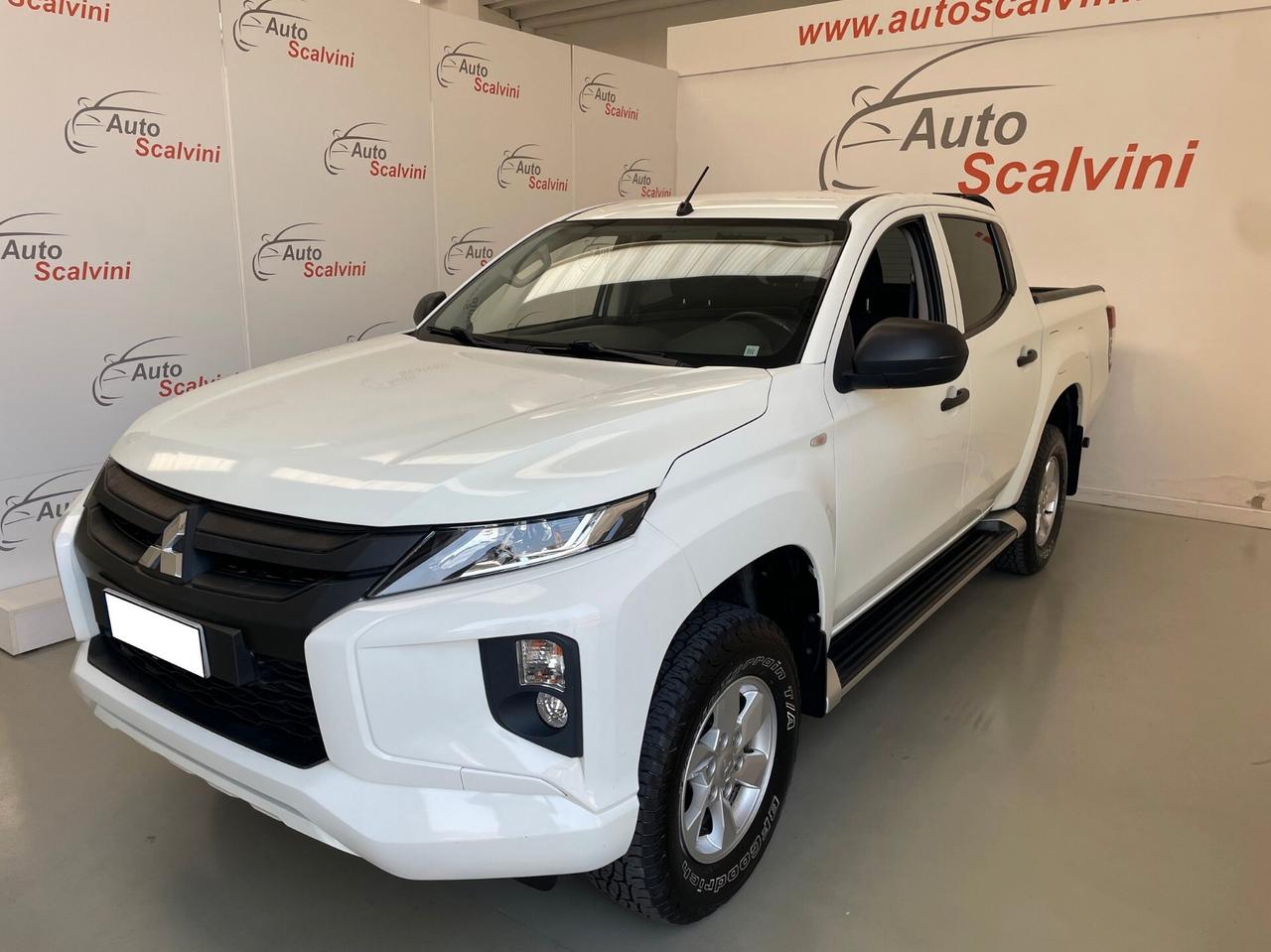 Mitsubishi L200 2.3 D Club Cab 4x4 Easy Select Invite Connect