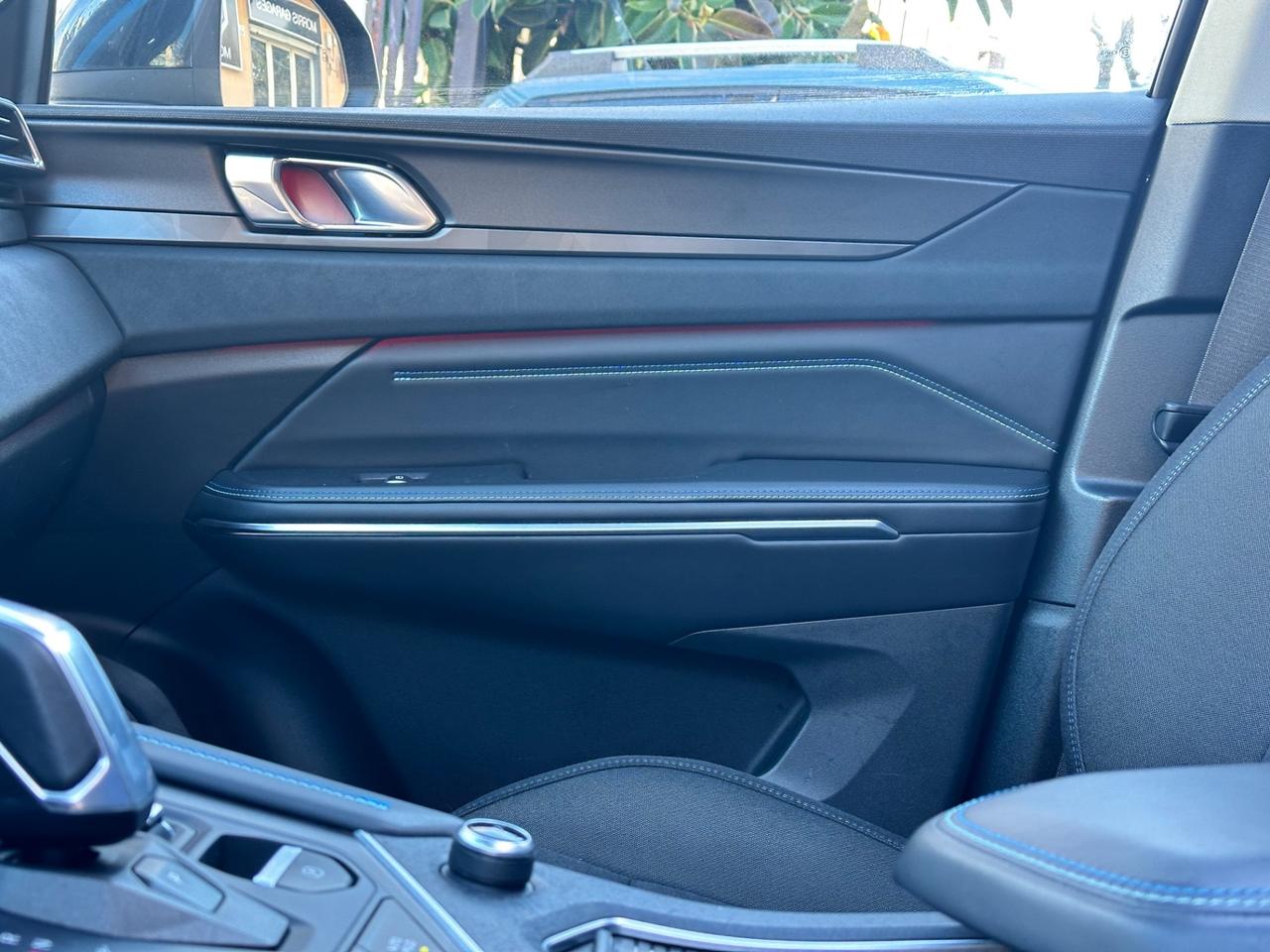 Lynk&co 01 PHEV More NO VINCOLI