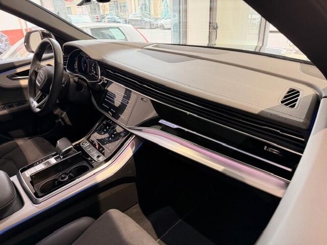 Audi Q8 BLACK LINE 50 TDI quattro 286cv