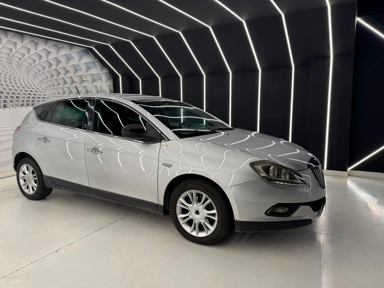 Lancia Delta 1.6 MJT DPF Silver