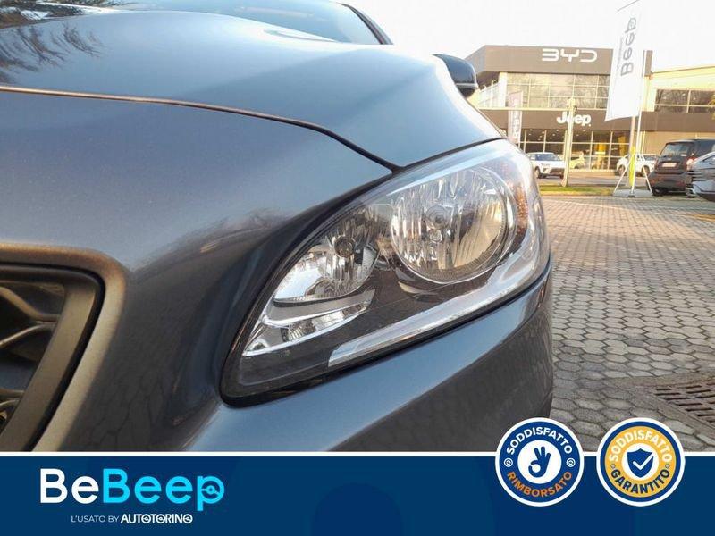 Volvo V60 Cross Country 2.4 D4 MOMENTUM AWD GEARTRONIC