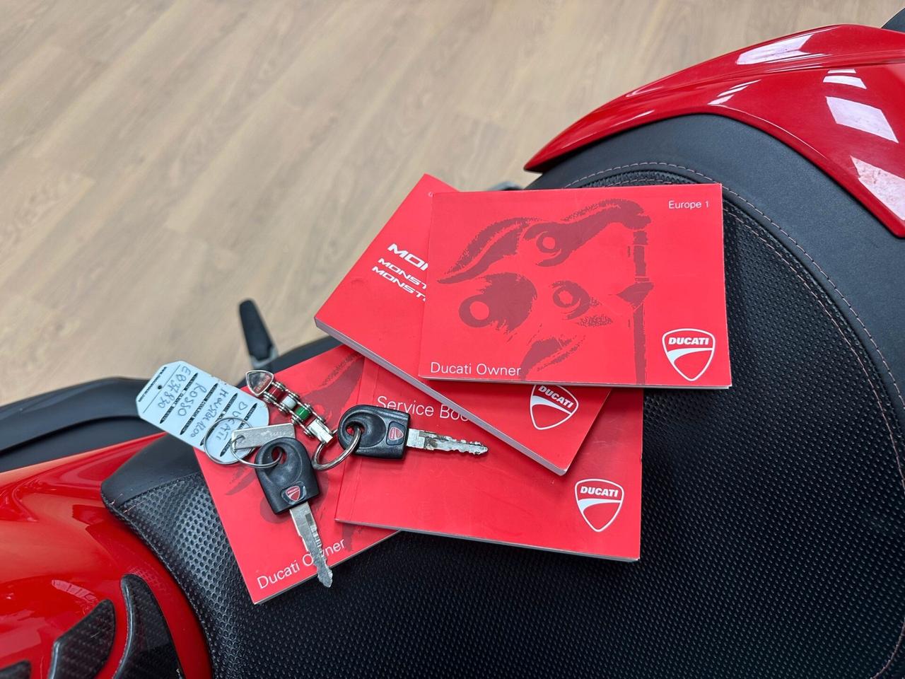 DUCATI MONSTER 1200 + TERMIGNONI DA 99€ AL MESE